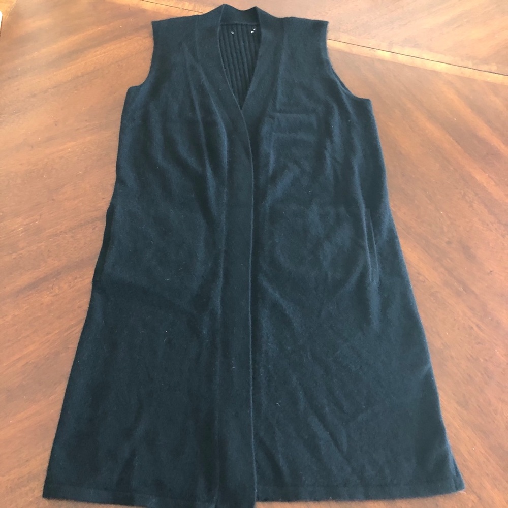 Black Cashmere long vest  pockets & ribbed back